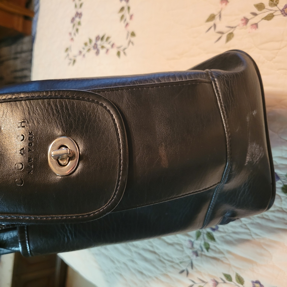 Black Leather Bucket Bag - Picture 9 of 16
